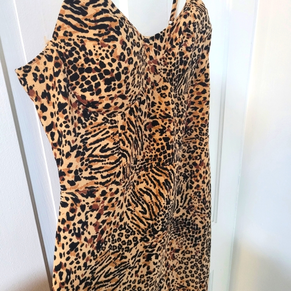 Dress - Picture 2 of 5